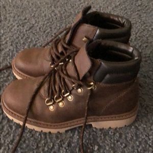 Boys boots